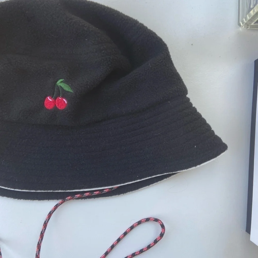 Urban Outfitters Women's Fleece Bucket Hat Black Cherry